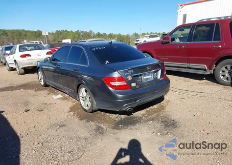 2013 Mercedes-Benz C 250 Sport из США, поврежденный, VIN WDDGF4HB3DA831119